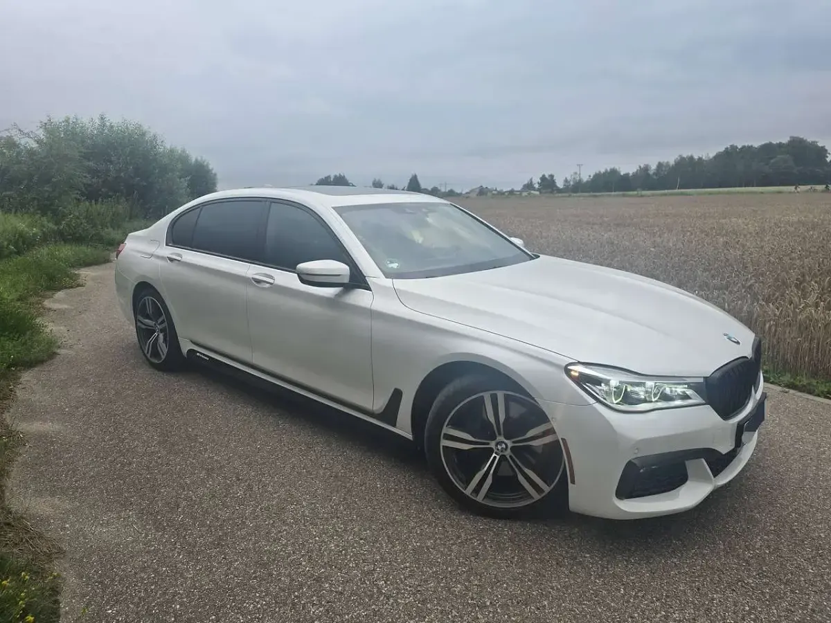 Gebraucht BMW 750L 449 PS (330 kW) 2018 Weiß Limousine