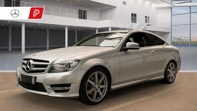 Silber Gebraucht 2012 Mercedes C180 AMG line Coupé | 9.950 € (Fairer Preis) - Bild 1/4