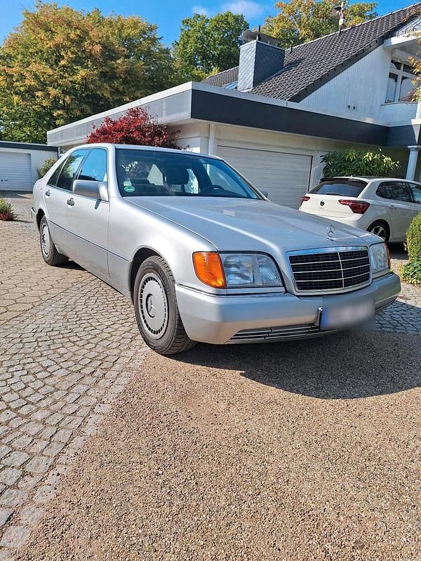 Silber Gebraucht 1992 Mercedes S300 SE Limousine | 12.950 € - Bild 1/4