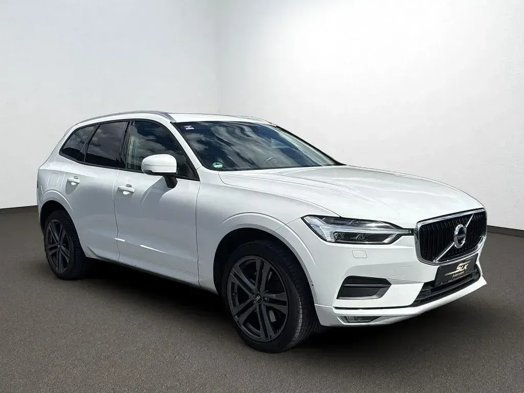 Second-hand Volvo XC60 Momentum 190 CP (139 kW) 2018 Alb SUV