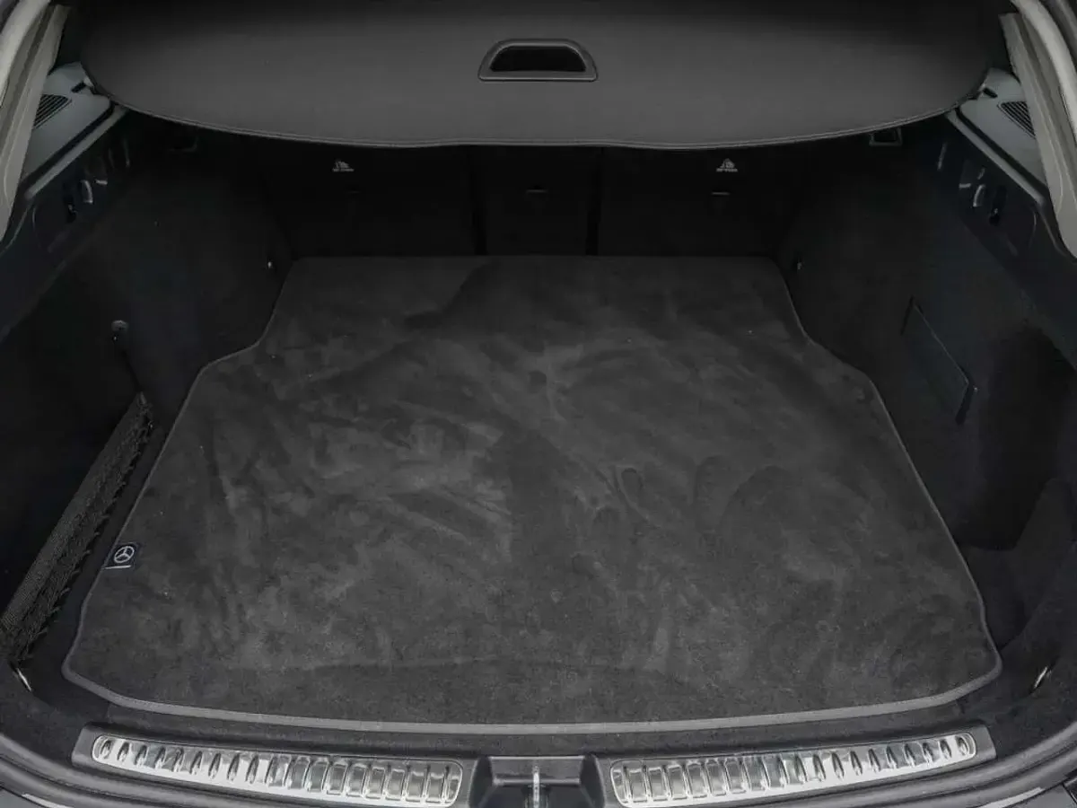 Gebraucht Mercedes C220 Avantgarde 200 PS (147 kW) 2024 Obsidianschwarz Kombi