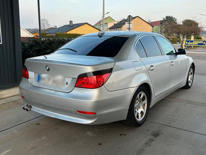 Gebraucht BMW 520 170 PS (125 kW) 2004 Silber Limousine