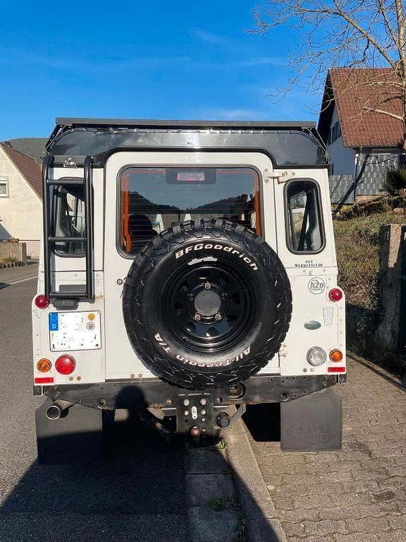 Gebraucht Land Rover Defender 122 PS (89 kW) 2011 Weiß SUV