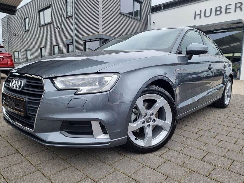 Grau Gebraucht 2019 Audi A3 Sport Limousine | 17.990 € (Guter Preis) - Bild 1/4
