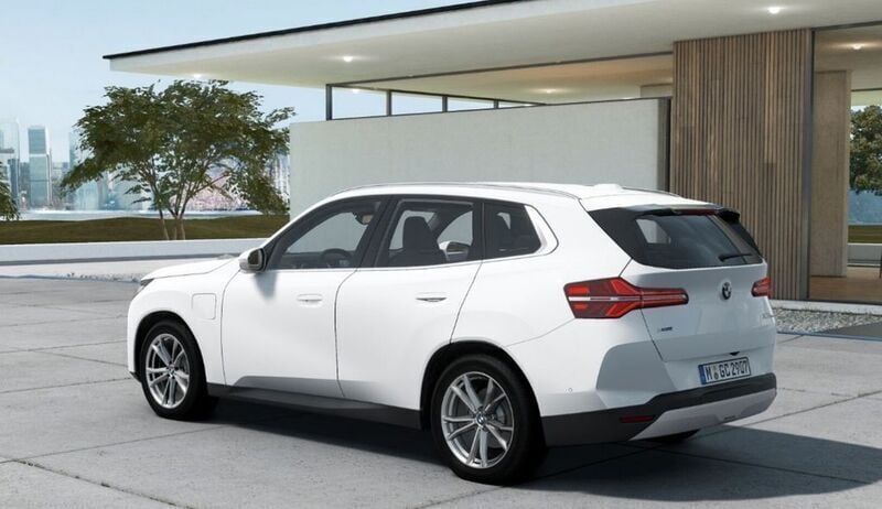 Gebraucht BMW X3 Sport Line 299 PS (219 kW) 2024 Alpinweiß uni SUV