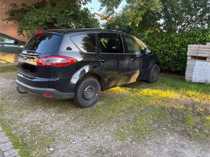 Schwarz Gebraucht 2010 Ford S-MAX Trend Van / Kleinbus | 6.000 € (Fairer Preis) - Bild 1/4