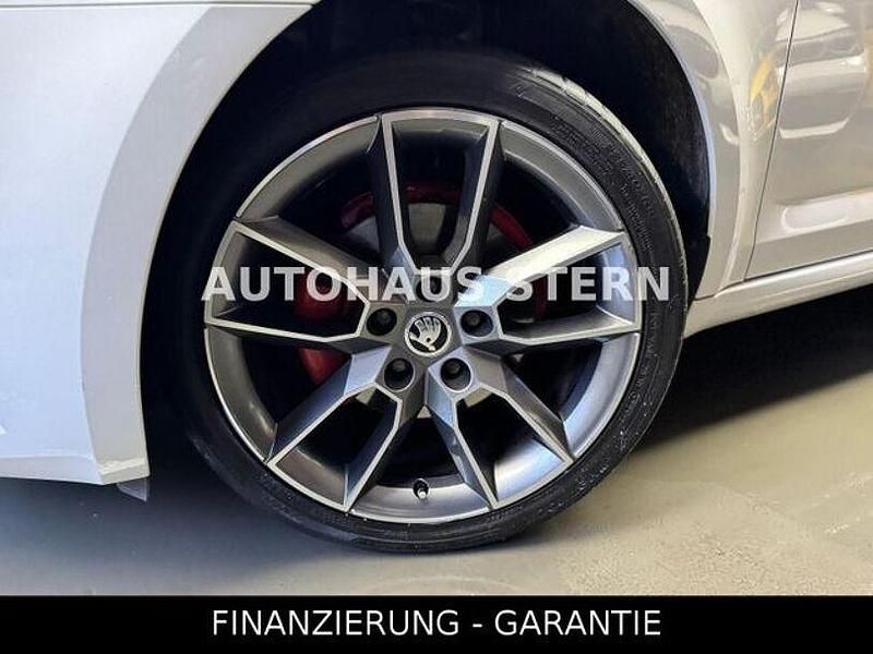 Gebraucht Skoda Octavia 180 PS (132 kW) 2019 Weiss Limousine