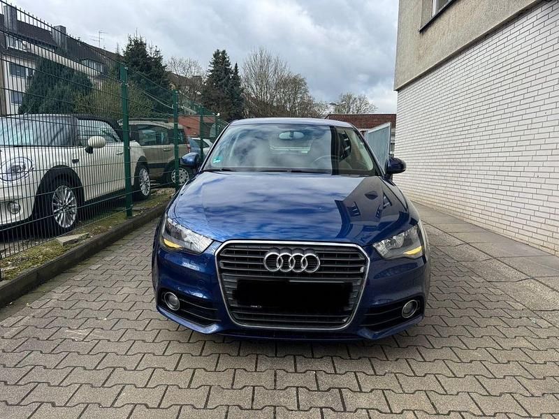 Gebraucht Audi A1 Attraction 86 PS (63 kW) 2012 Blau Kleinwagen