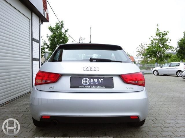 Gebraucht Audi A1 Attraction 86 PS (63 kW) 2011 Silber metallic Kleinwagen