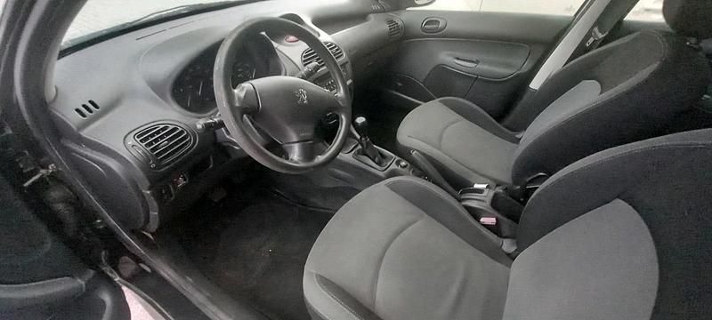 Gebraucht Peugeot 206 75 PS (55 kW) 2009 Schwarz Kleinwagen