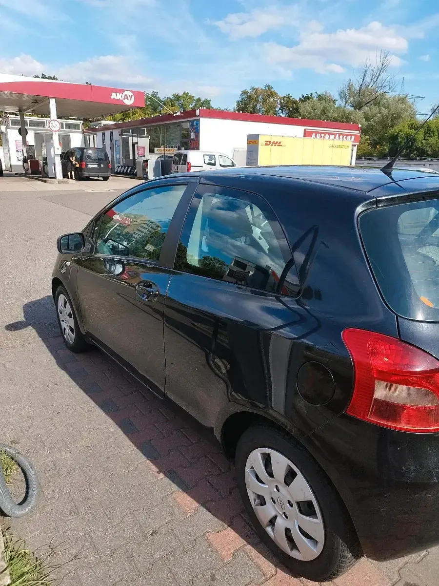 Gebraucht Toyota Yaris 87 PS (63 kW) 2007 Schwarz Kleinwagen
