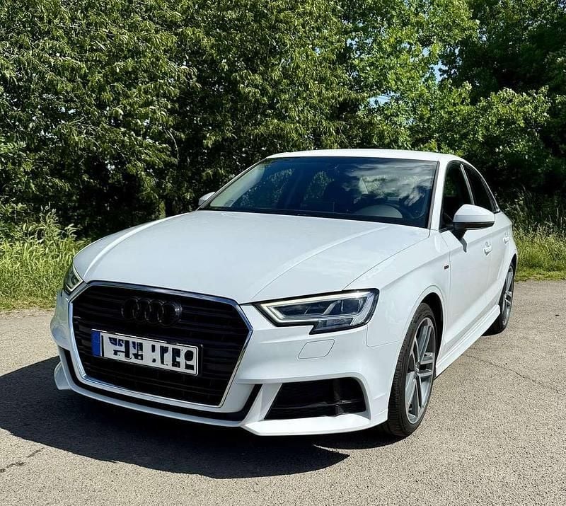 Weiß Gebraucht 2018 Audi A3 S-Line Limousine | 17.500 € (Fairer Preis) - Bild 1/4