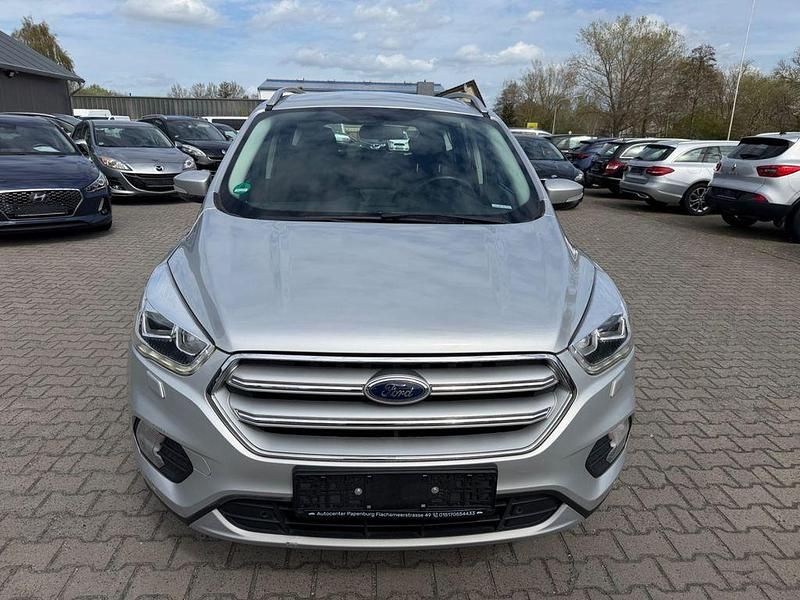 Używany Ford Kuga Cool & Connect 120 KM (88 kW) 2019 Srebrny SUV