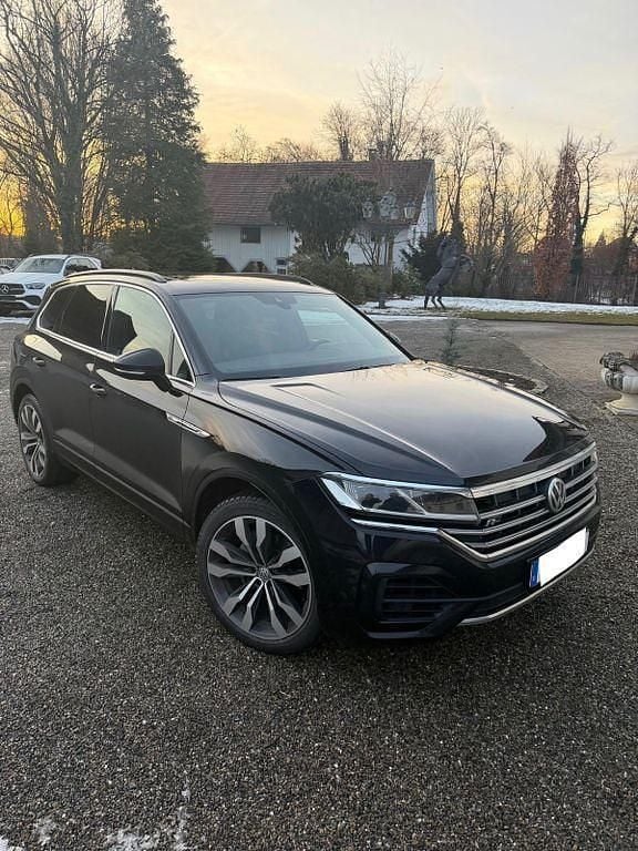 Schwarz Gebraucht 2018 VW Touareg R-line SUV | 33.999 € (Guter Preis) - Bild 1/4