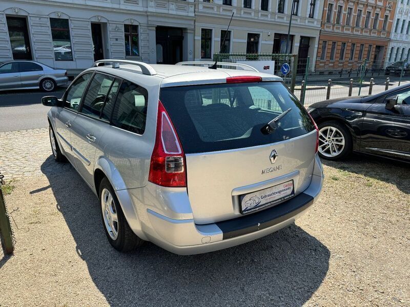 Gebraucht Renault Mégane II Authentique 111 PS (81 kW) 2007 Grau Limousine