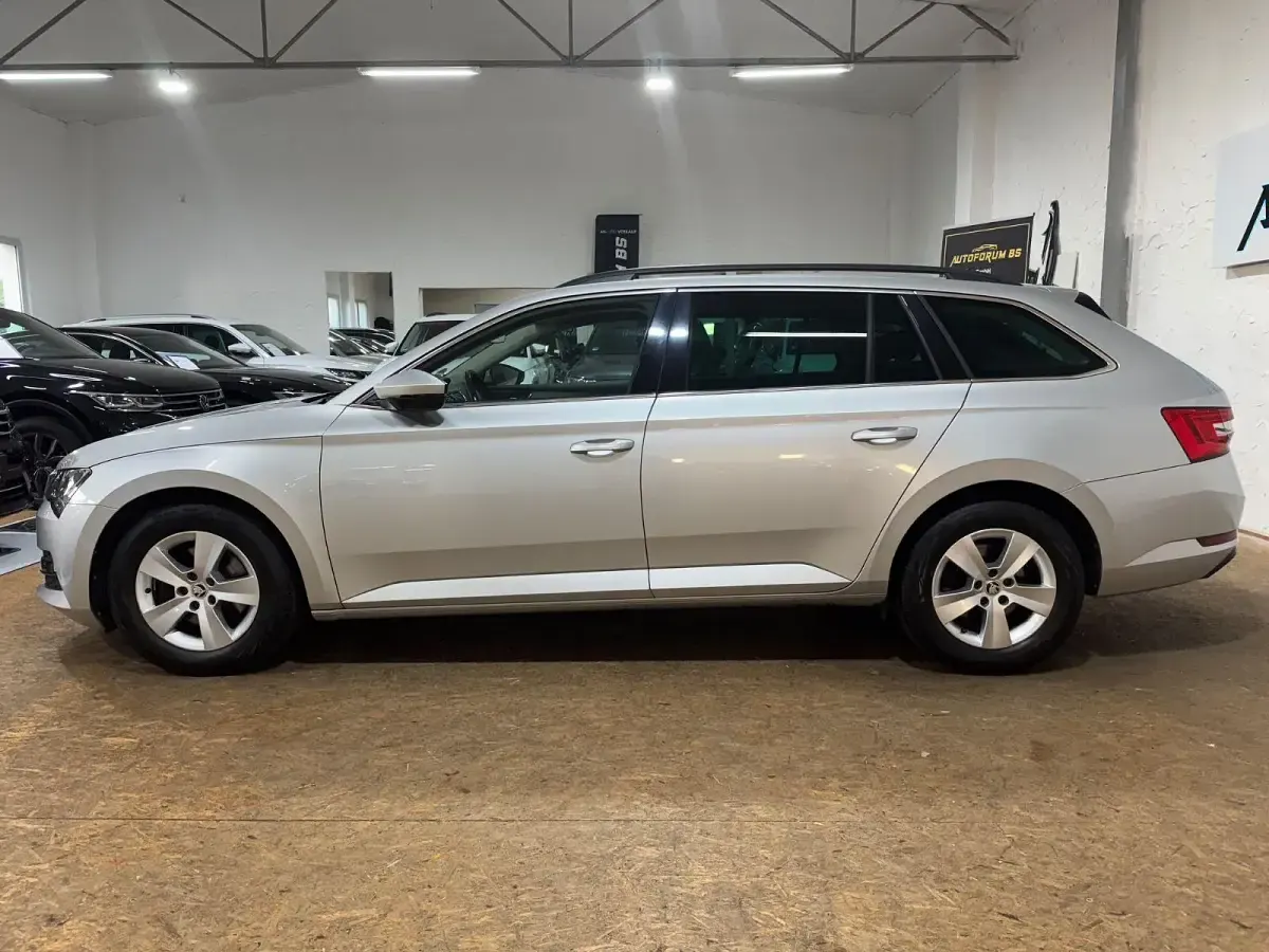 Gebraucht Skoda Superb 150 PS (110 kW) 2022 Silber Kombi