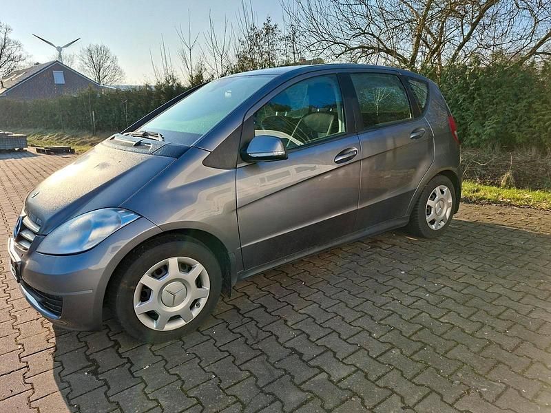 Gebraucht Mercedes A160 95 PS (69 kW) 2009 Grau Limousine
