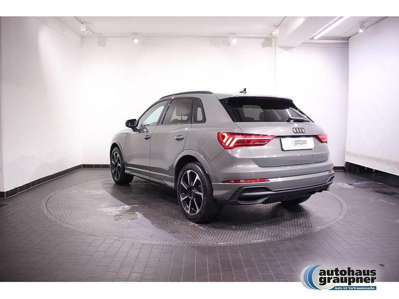 Gebraucht Audi Q3 S-Line 150 PS (110 kW) 2025 Grau / chronosgrau SUV