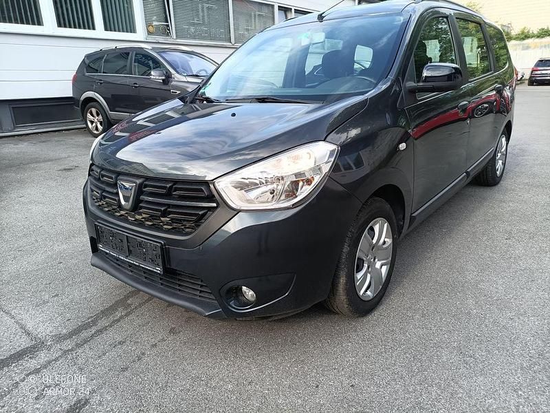 Blau Gebraucht 2019 Dacia Lodgy Comfort Van / Kleinbus | 10.999 € (Fairer Preis) - Bild 1/4