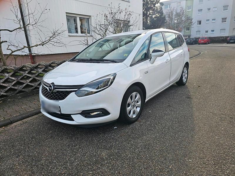 Weiß Gebraucht 2018 Opel Zafira Tourer Edition Van / Kleinbus | 7.500 € (Fairer Preis) - Bild 1/4