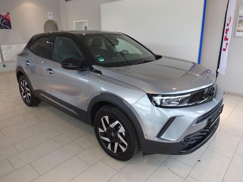 Lack grau artense/typ aussenve Gebraucht 2024 Opel Mokka GS Line SUV | 22.900 € (Fairer Preis) - Bild 1/4