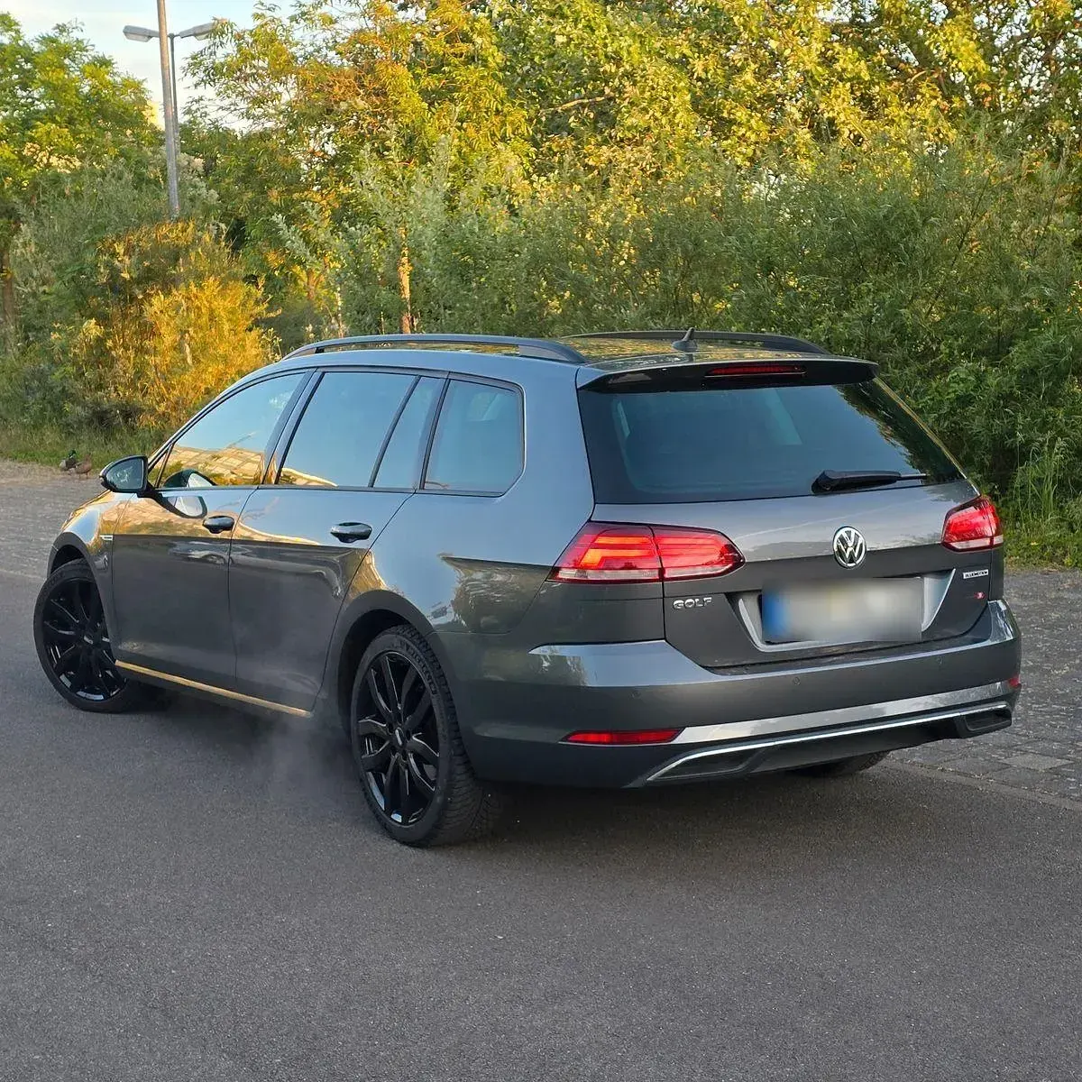 Gebraucht VW Golf VII 131 PS (96 kW) 2019 Grau Kombi