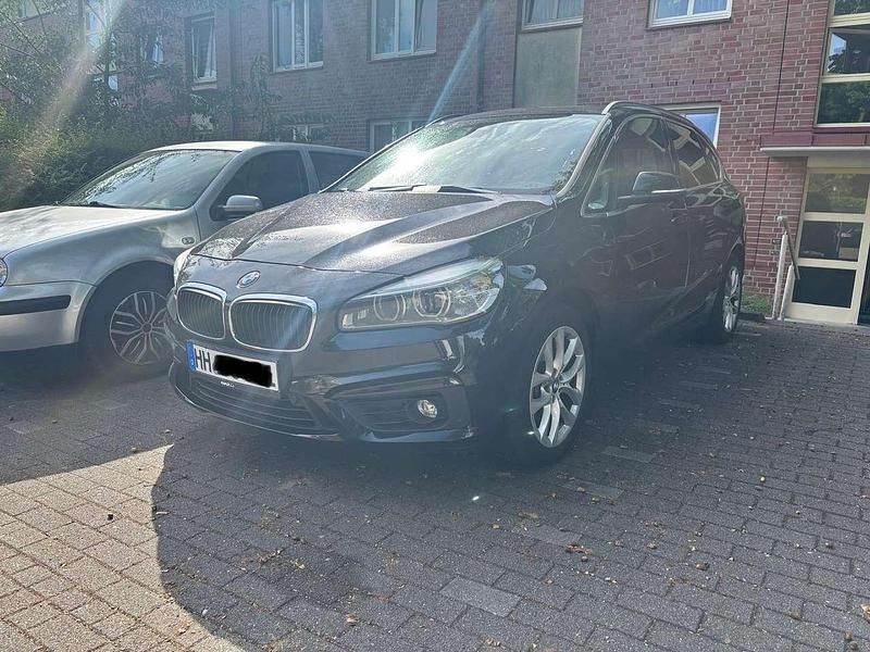 Schwarz Gebraucht 2015 BMW 218 Van / Kleinbus | 12.400 € (Etwas zu teuer) - Bild 1/4