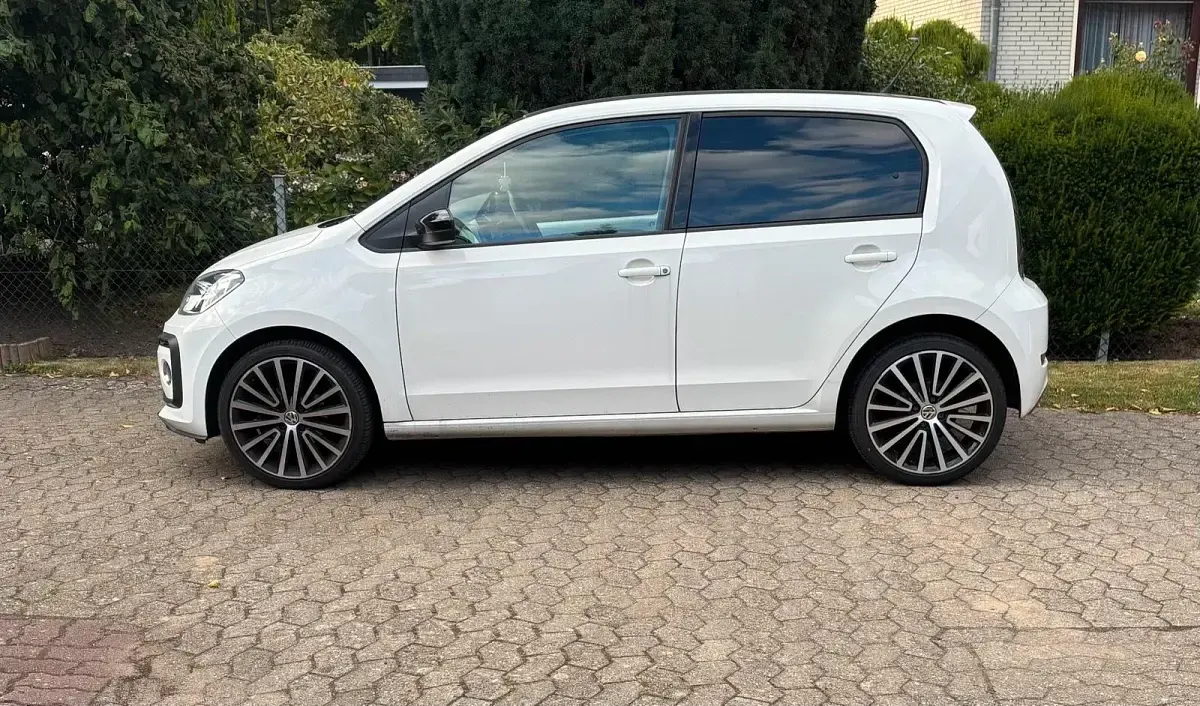 Gebraucht VW up! 90 PS (66 kW) 2018 Weiß Kleinwagen