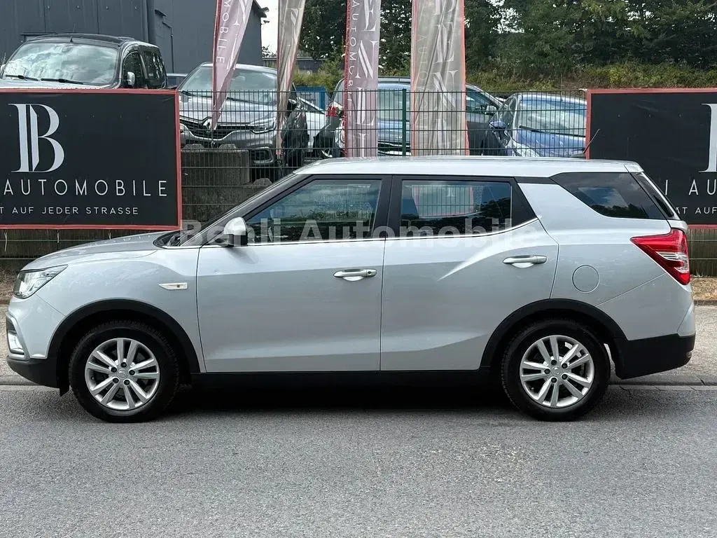 Gebraucht SsangYong XLV Quartz 128 PS (94 kW) 2017 Silber SUV