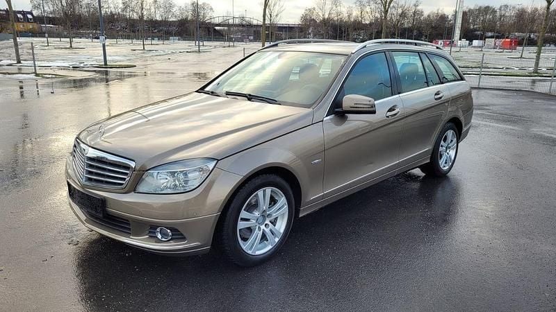 Beige Gebraucht 2010 Mercedes C180 Limousine | 5.999 € (Guter Preis) - Bild 1/4
