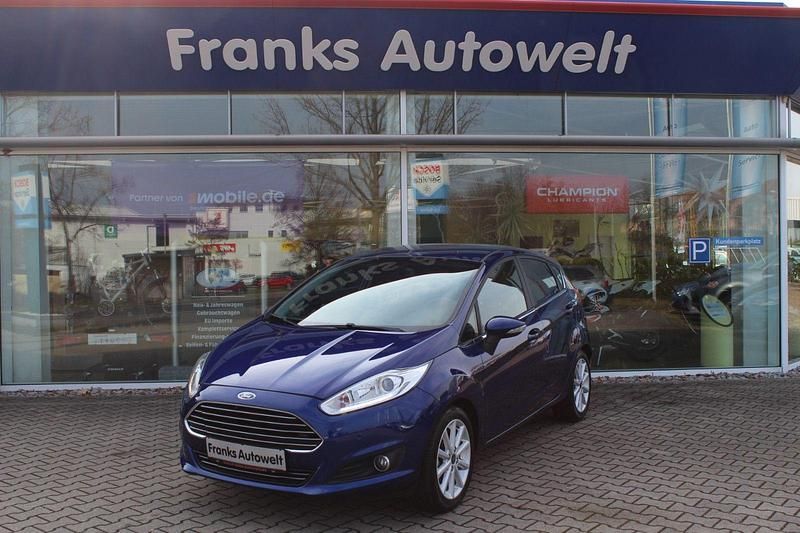 Gebraucht Ford Fiesta Titanium 101 PS (74 kW) 2015 Blau Kleinwagen