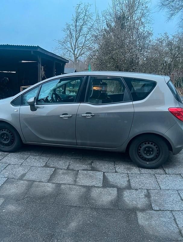 Gebraucht Opel Meriva 130 PS (95 kW) 2013 Braun Van / Kleinbus
