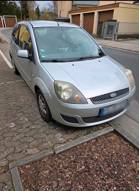 Gebraucht Ford Fiesta 80 PS (58 kW) 2006 Grau Kleinwagen