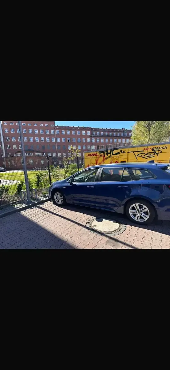Gebraucht Toyota Corolla Hybrid 98 PS (72 kW) 2019 Blau Kombi