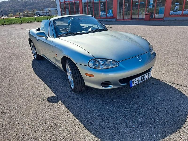 Second-hand Mazda MX5 110 CP (80 kW) 2003 Argintiu Cabrio