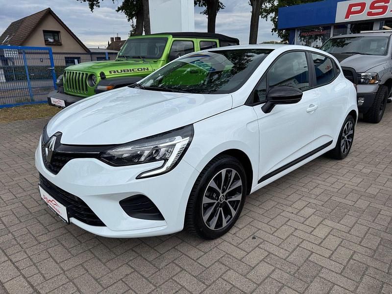 Weiß Gebraucht 2023 Renault Clio V Equilibre Kleinwagen | 12.790 € (Fairer Preis) - Bild 1/4