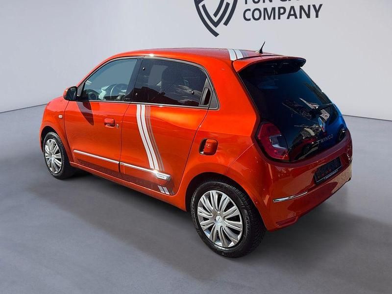 Używany Renault Twingo Vibes 60 kW (82 KM) 2021 Pomarańczowy Hatchback