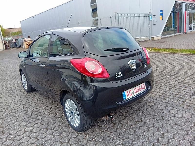 Gebraucht Ford Ka Ambiente 69 PS (50 kW) 2015 Schwarz Kleinwagen