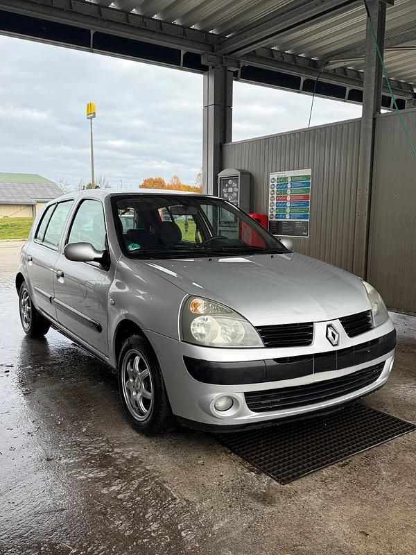 Gebraucht Renault Clio II 74 PS (54 kW) 2005 Silber Kleinwagen