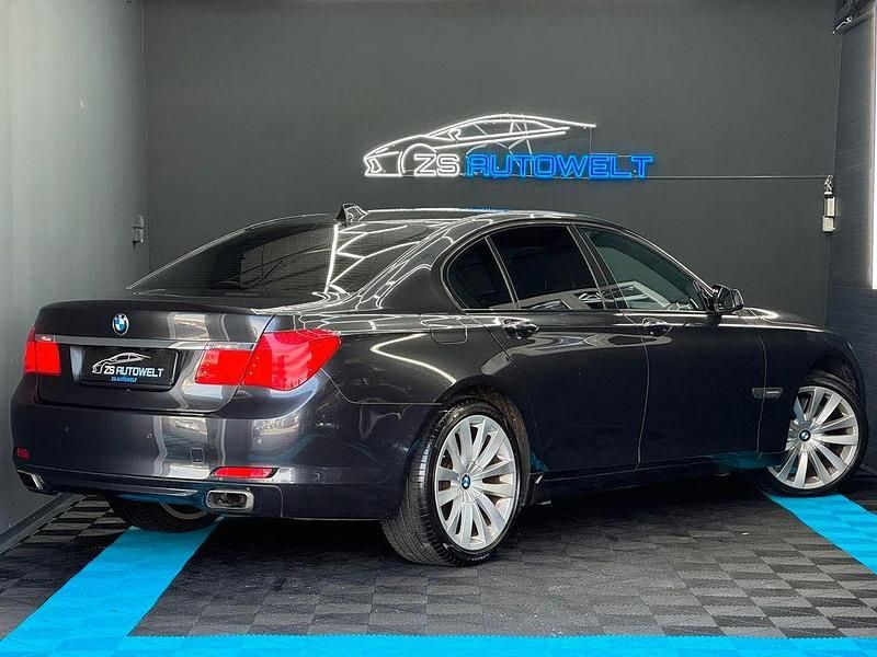 Gebraucht BMW 750 Shadowline 408 PS (300 kW) 2009 Grau Limousine