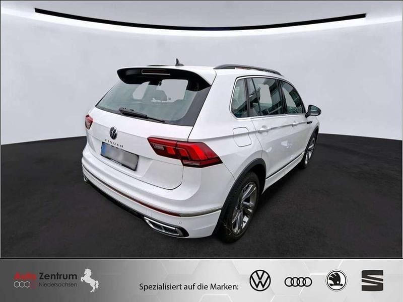 Gebraucht VW Tiguan R-line 150 PS (110 kW) 2024 Pure white SUV