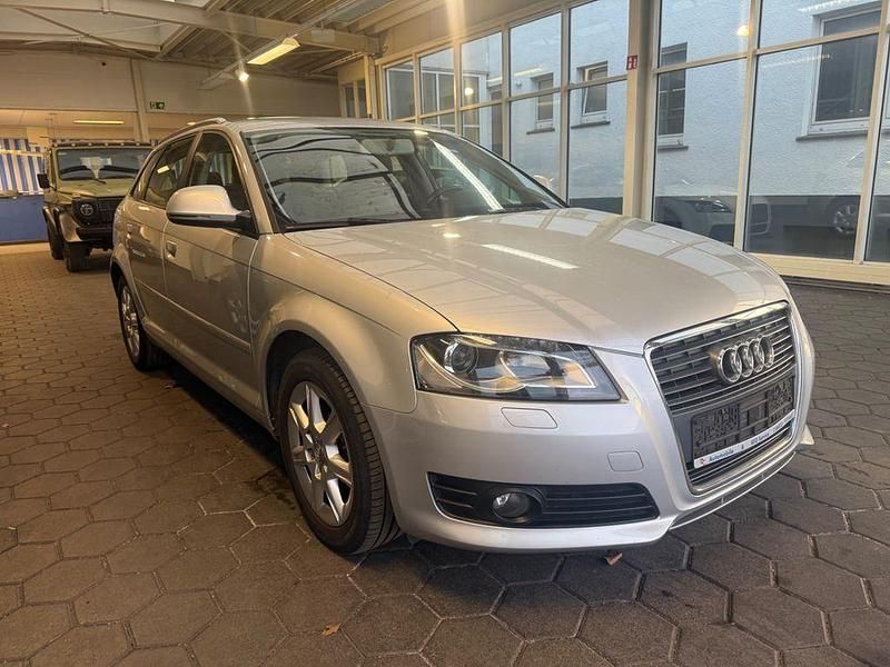 Gebraucht Audi A3 Attraction 125 PS (91 kW) 2010 Silber Kleinwagen