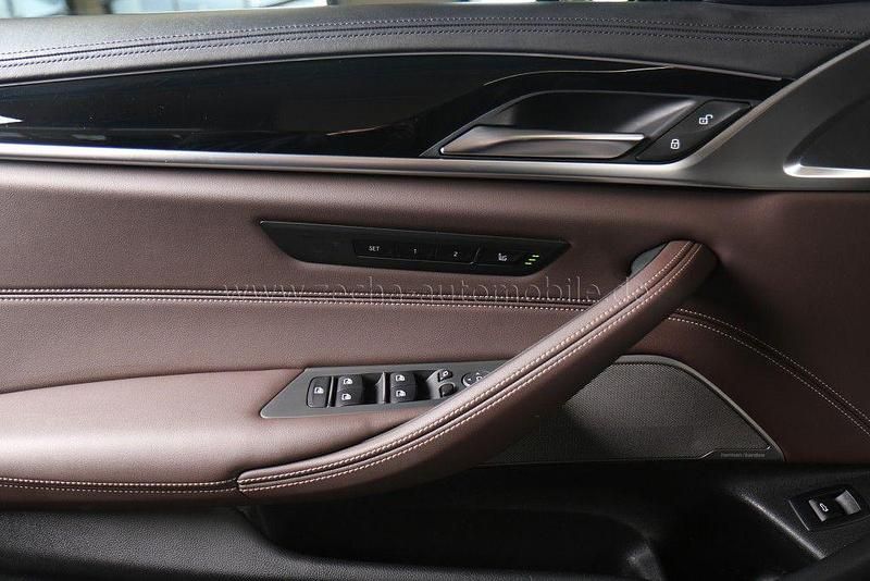 Gebraucht BMW 540 Performance 340 PS (250 kW) 2022 Blau Limousine