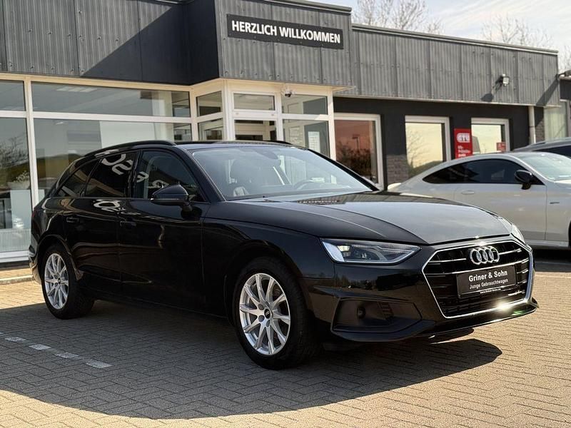 Gebraucht Audi A4 150 PS (110 kW) 2022 Schwarz Limousine