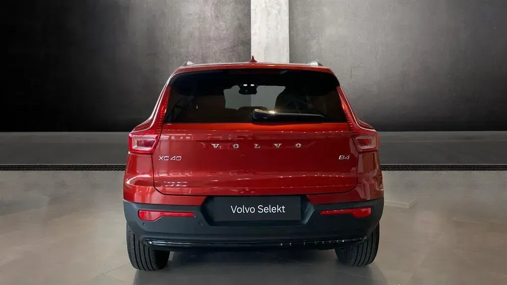 Occasion Volvo XC40 Plus 197 ch (144 kW) 2024 Rouge SUV