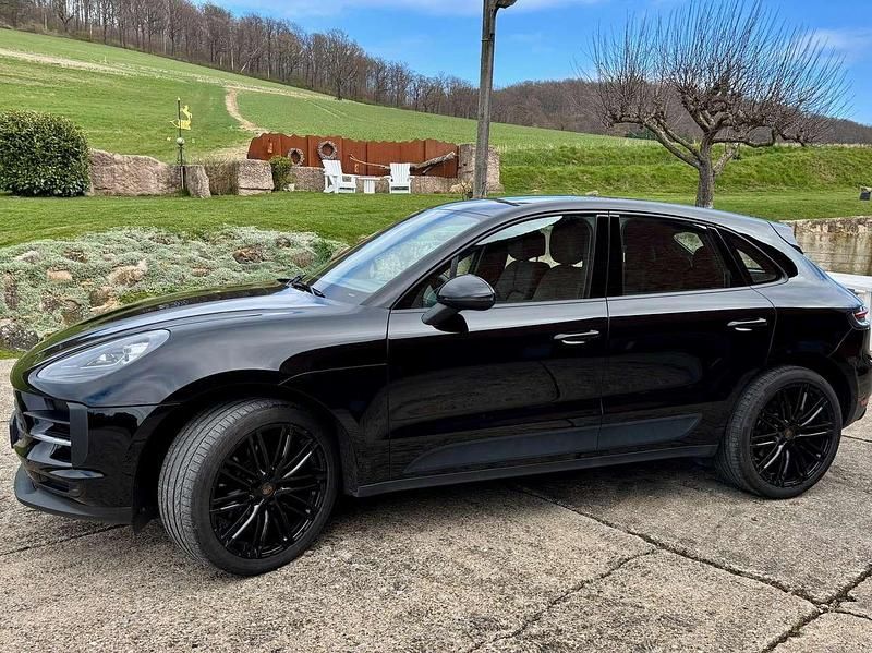 Gebraucht Porsche Macan 245 PS (180 kW) 2019 Schwarz SUV