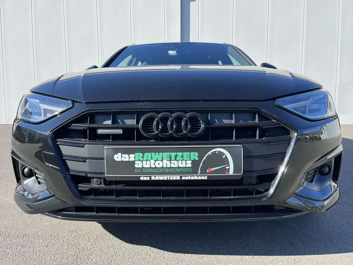 Gebraucht Audi A4 S-Line 204 PS (150 kW) 2022 Mythosschwarz Kombi