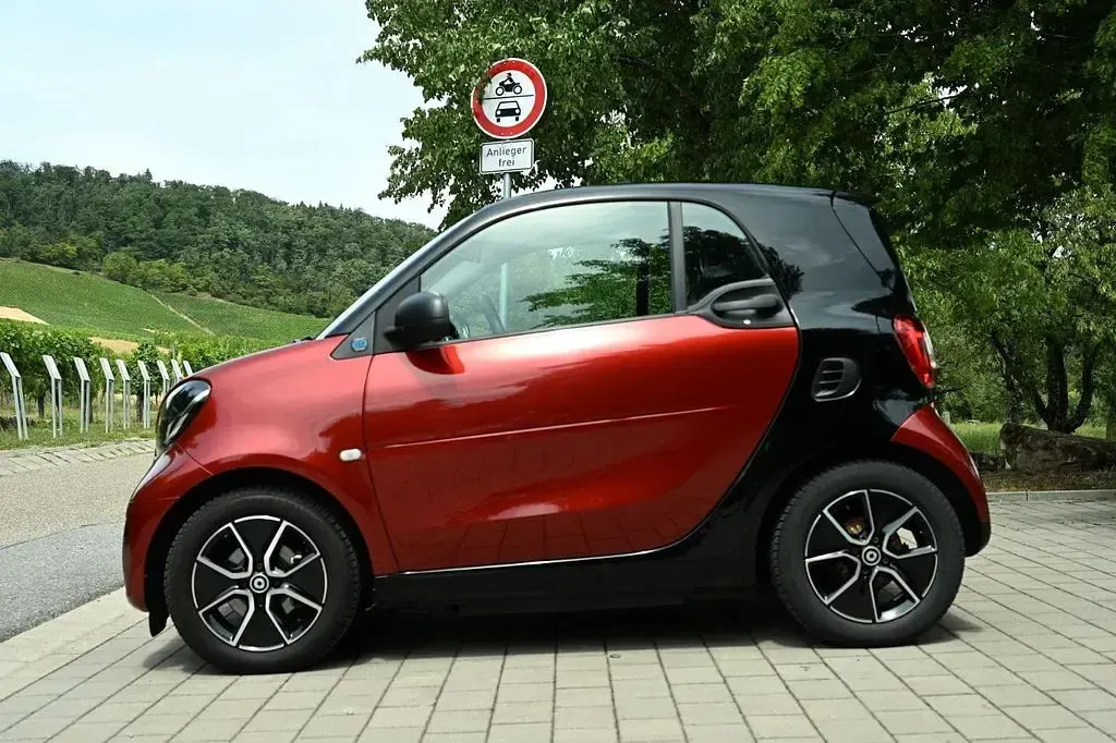 Gebraucht Smart ForTwo Electric Drive 60 kW (82 PS) 2023 Rot Coupé
