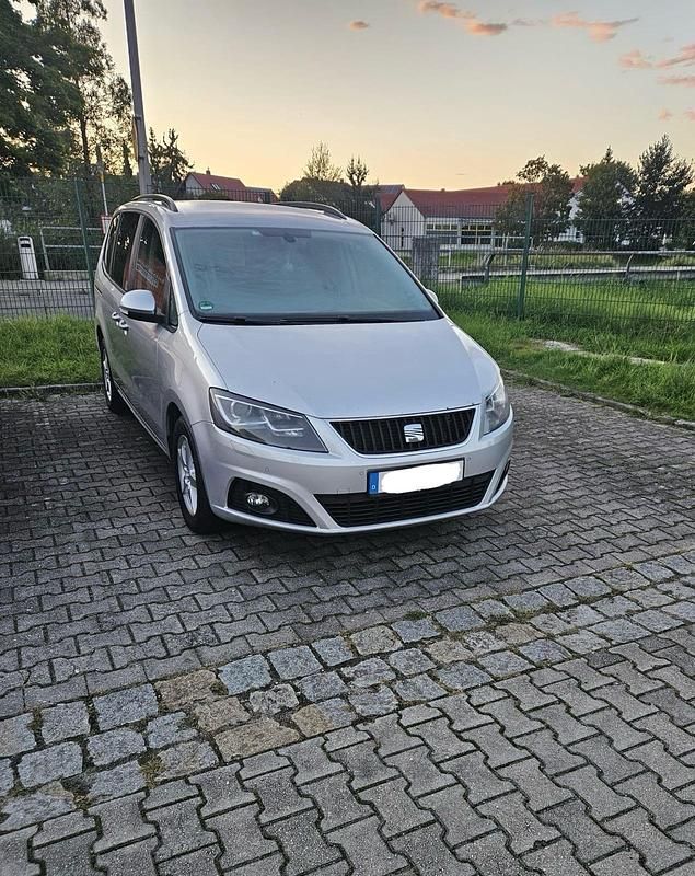 Silber Gebraucht 2011 Seat Alhambra Van / Kleinbus | 6.900 € (Etwas zu teuer) - Bild 1/4