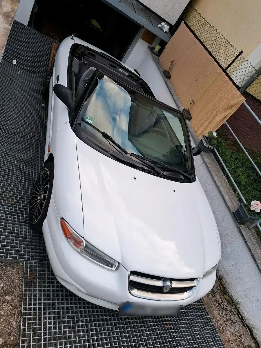 Używany Chrysler Stratus 130 KM (95 kW) 1998 Biały Kabriolet